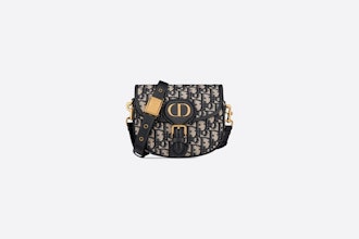 BagButler - We love the sculptural shape of Dior's Bobby bag, which makes  this little gem so comfortable to wear and looks good whatever the time or  season ☀️☁️🌀☂️⁠ ⁠ Created in