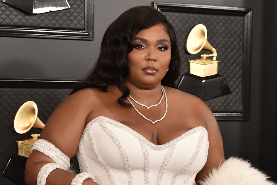 Lizzo Debuted Green Hair With A Matching Manicure On Instagram
