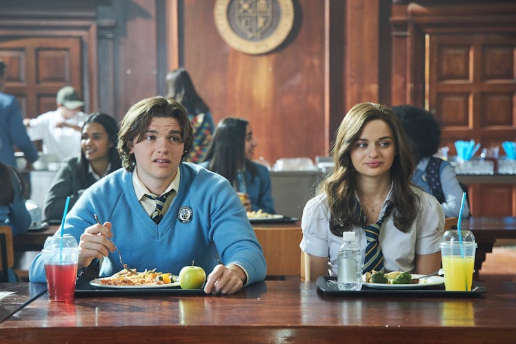 Joey King ("Shelly 'Elle' Evans"), Joel Courtney (“Lee Flynn”)