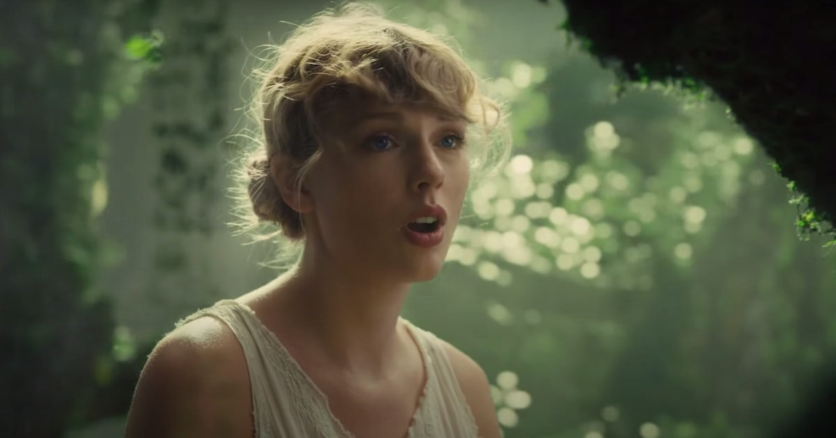 Taylor Swift Did Her Own Hair And Makeup For Cardigan Video