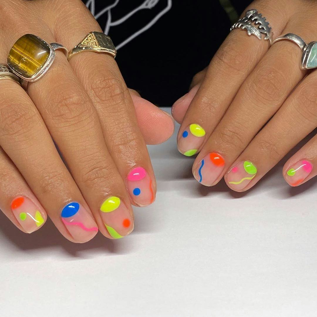 August Nail Designs to Shine Through Summer