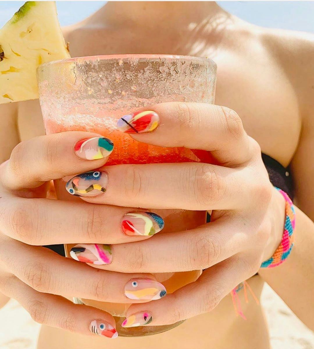 August Nail Designs to Shine This Summer