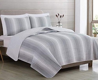 Great Bay Homes Reversible Quilt Set With Shams (3-Piece)