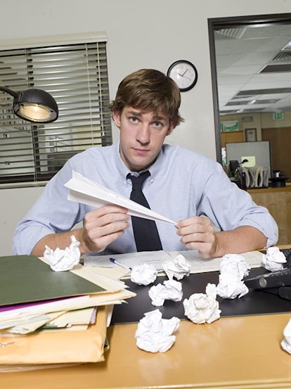 John Krasinski wore a wig filming 'The Office' Season 2, and the story is amazing.