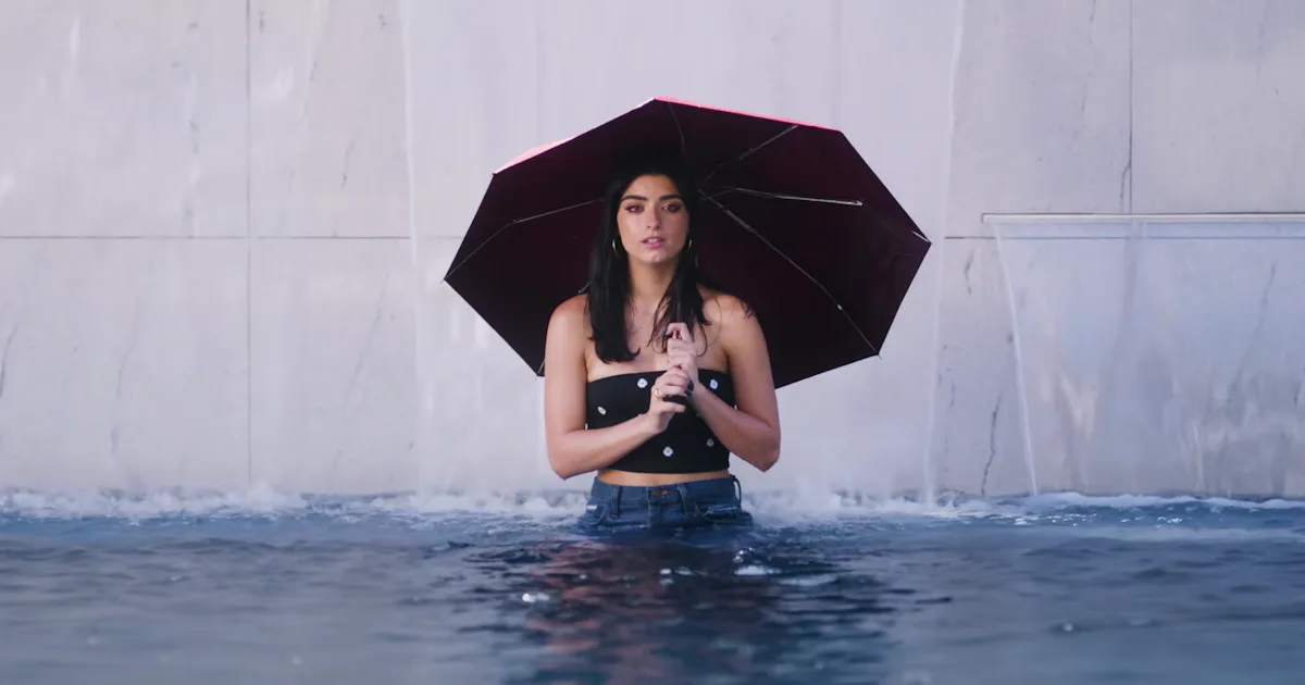 Dixie D Amelio S Be Happy Music Video Outfits Are Low Key So Easy To Copy Flipboard