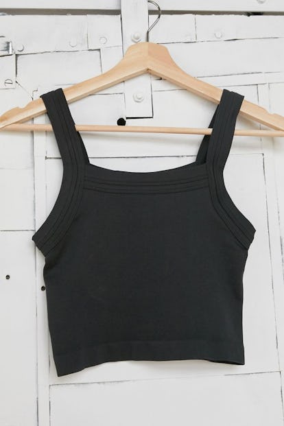 Dixie D Amelio S Be Happy Music Video Outfits Are Low Key So Easy To Copy Soon to surprise everyone with one additional talent: dixie d amelio s be happy music video