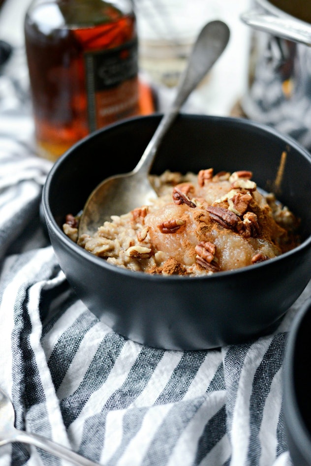 Apple Chai Oatmeal is a summer breakfast idea that isn't cereal that your family will enjoy.