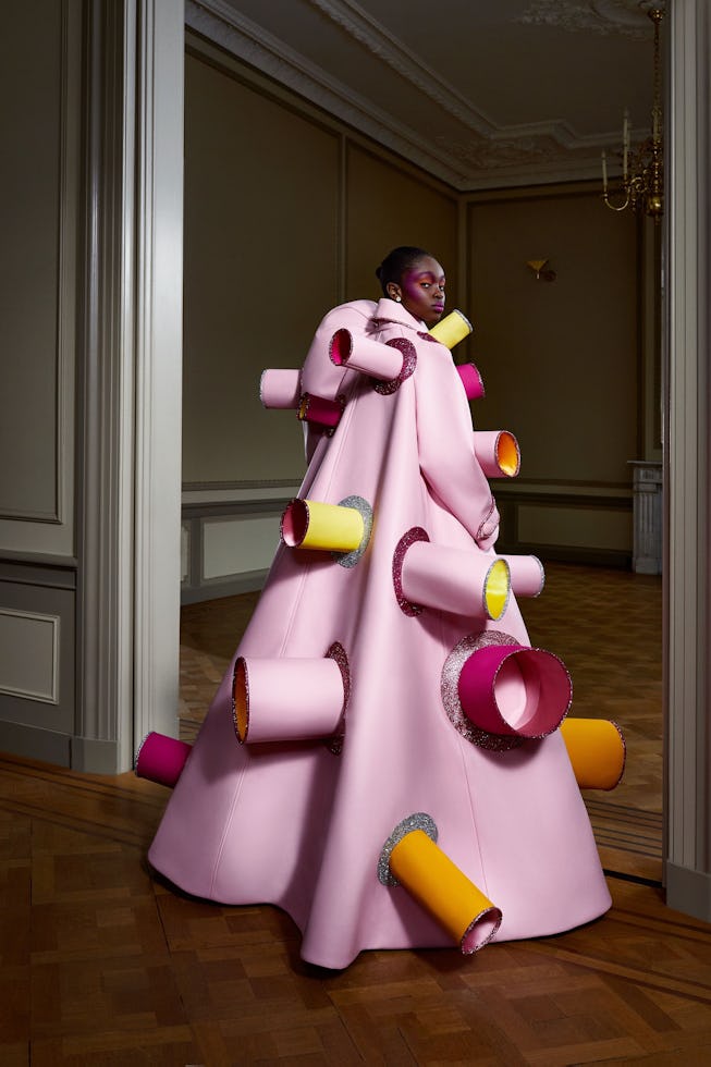 Viktor Rolf S Couture Fall Collection Is Inspired By The Global Pandemic Viktor Rolf S Couture Fall Collection Is Inspired By The Global Pandemic