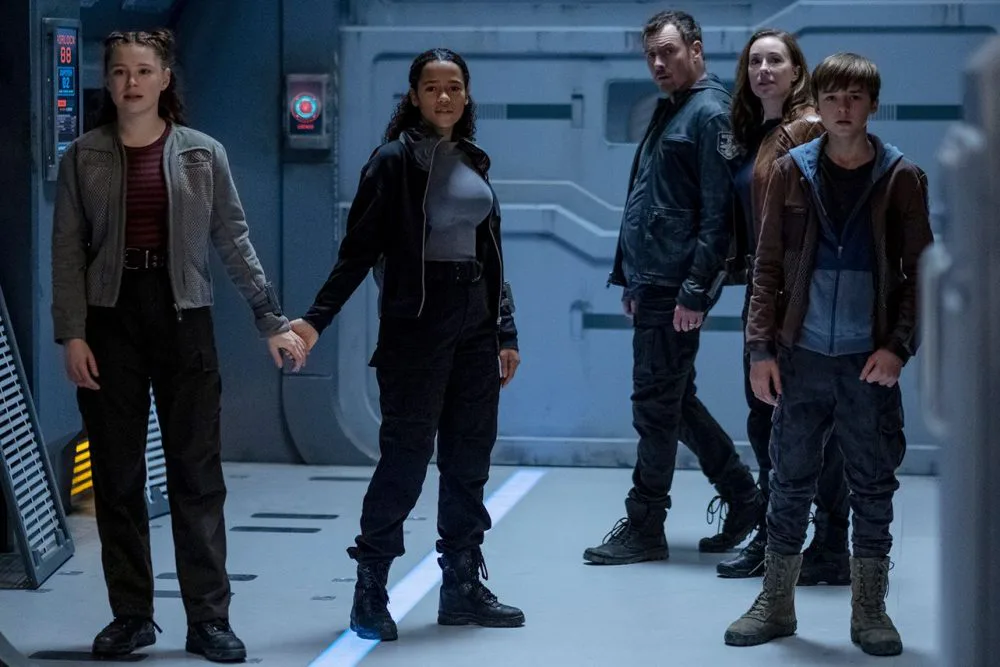 Everything you need to know about 'Lost In Space' Season 3
