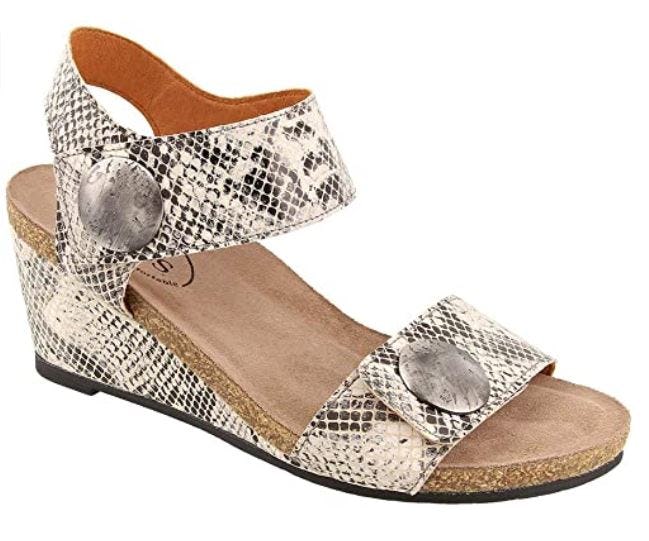 The 6 Best Sandals For Plantar Fasciitis