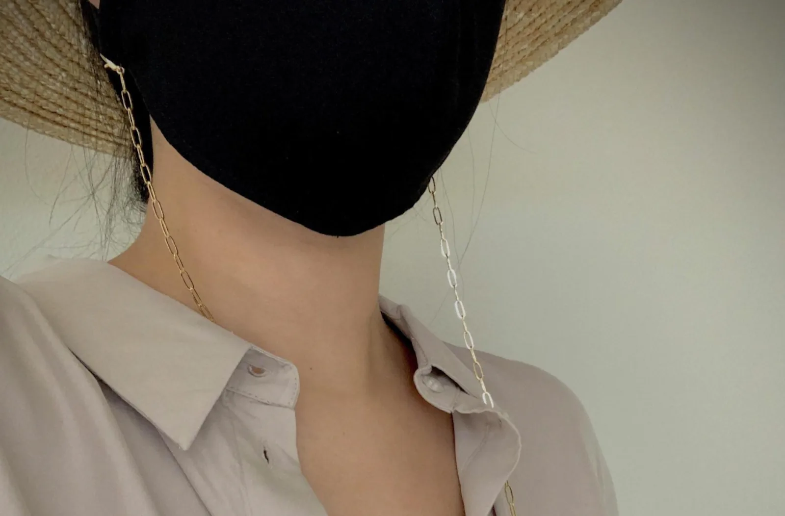 Face Mask Chains Make For Practical & Chic Accessories