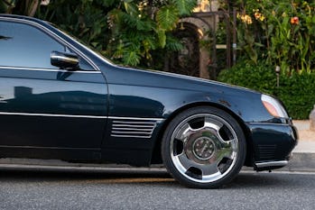 1996 Mercedes-Benz S-Class S600 sideview closeup