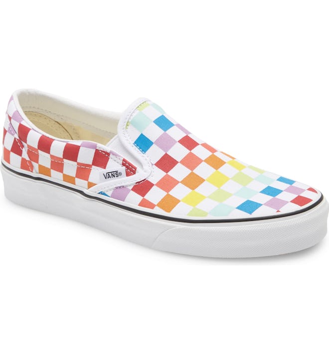 Vans UA Classic Slip-On Sneaker in Rainbow Checkerboard