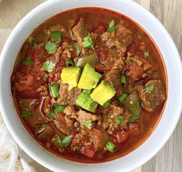 Make this slow cooker chunky beef chili in the crock-pot on school nights