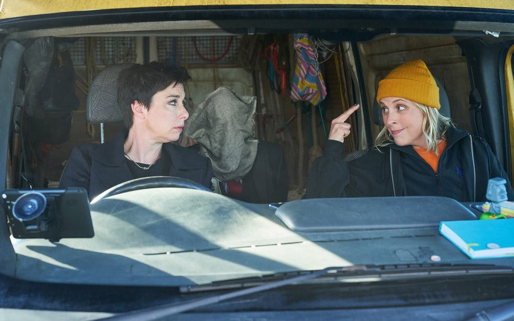 Sue Perkins as Fran, Mel Giedroyc as Jamie in 'Hitmen'