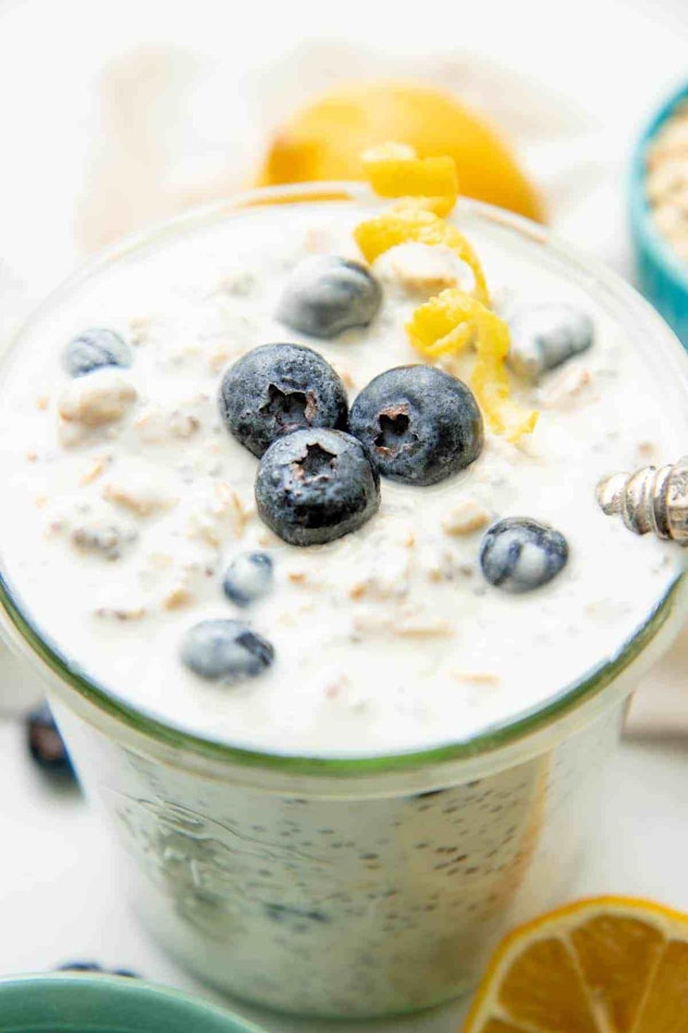 Blueberry Overnight Oats is an easy recipe for breastfeeding moms. 