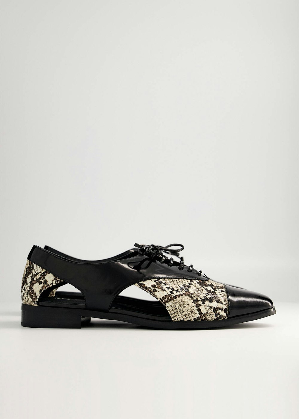 Warren Lace Up Shoe in Snake