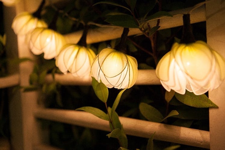 White Lotus with Leaf Fairy String Lights