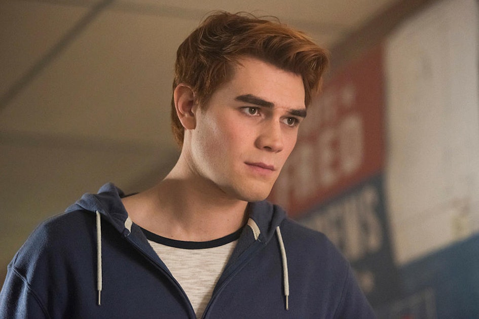 The First Photo Of 'Riverdale' Season 5 Shows Archie Doing ...