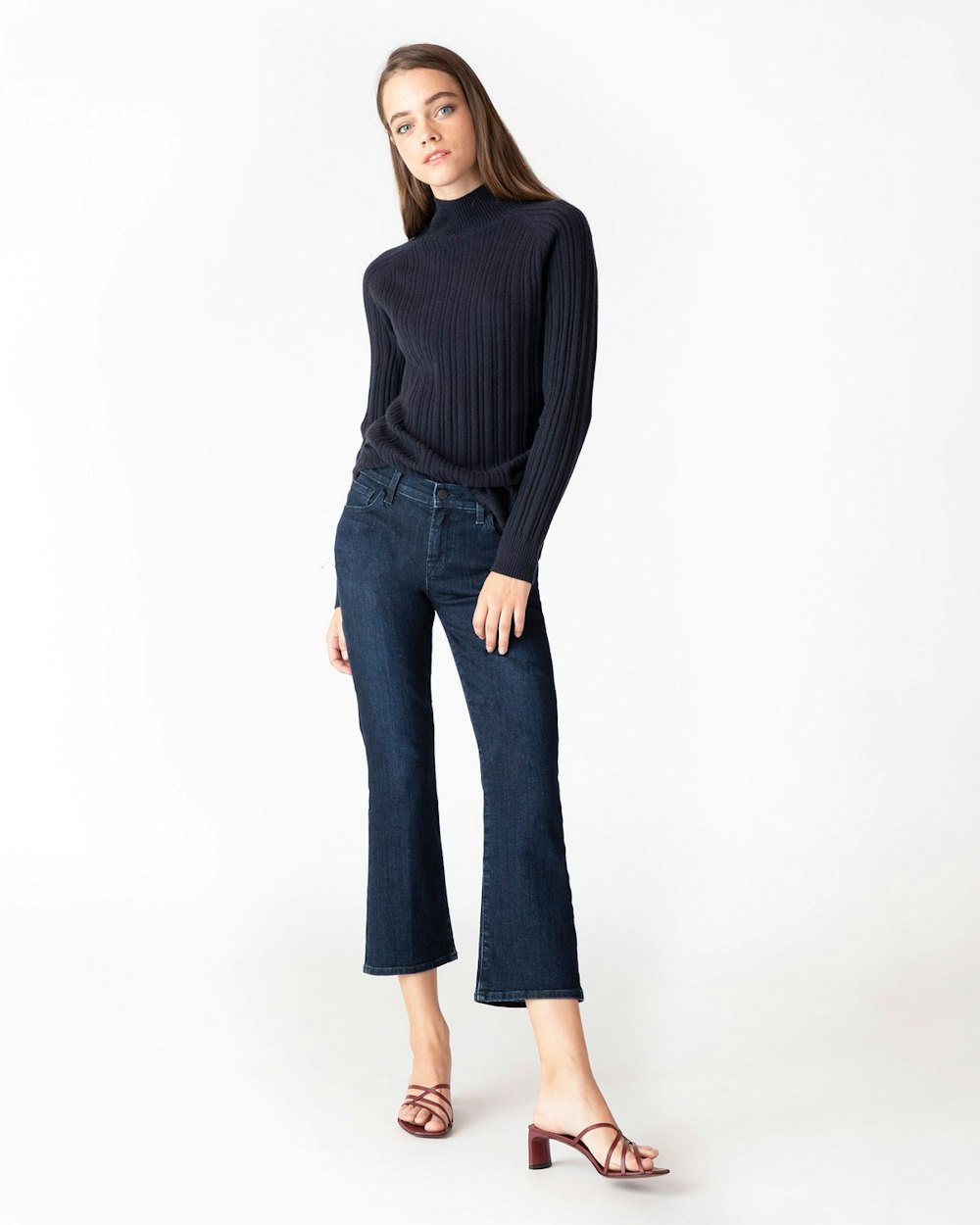 SELENA MID-RISE CROPPED BOOT CUT