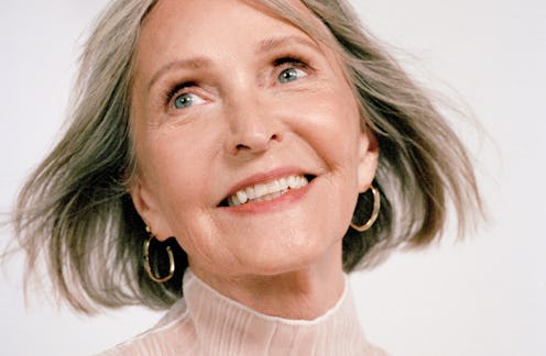 U Beauty The Super Smart Hydrator on model.