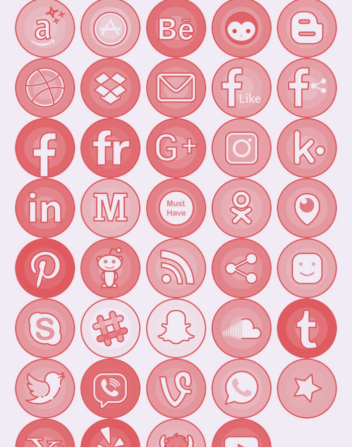 A customized iOS 14 homescreen