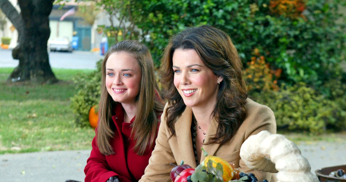 18 Gilmore Girls Quotes For Fall Pics With Your Bestie Psls