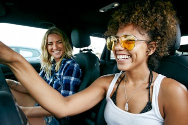 2 young women on a road trip