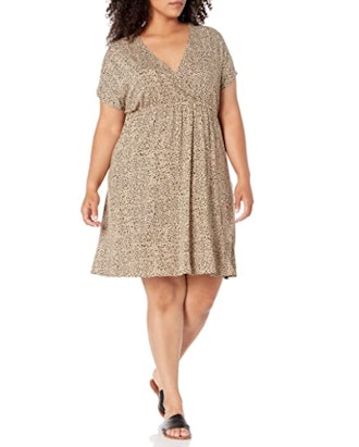 Amazon Essentials Women's Plus Size Surplice Dress