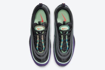 Nike Keeps It Spooky With Slimy Glow In The Dark Air Max 97 Sneakers Nike Keeps It Spooky With Slimy Glow In The Dark Air Max 97 Sneakers