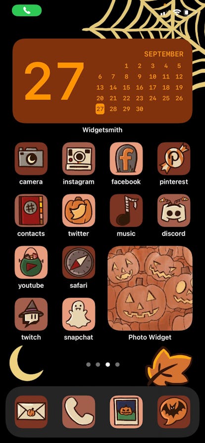These 23 Halloween iOS 14 Home Screen Ideas Include Spooky Aesthetics