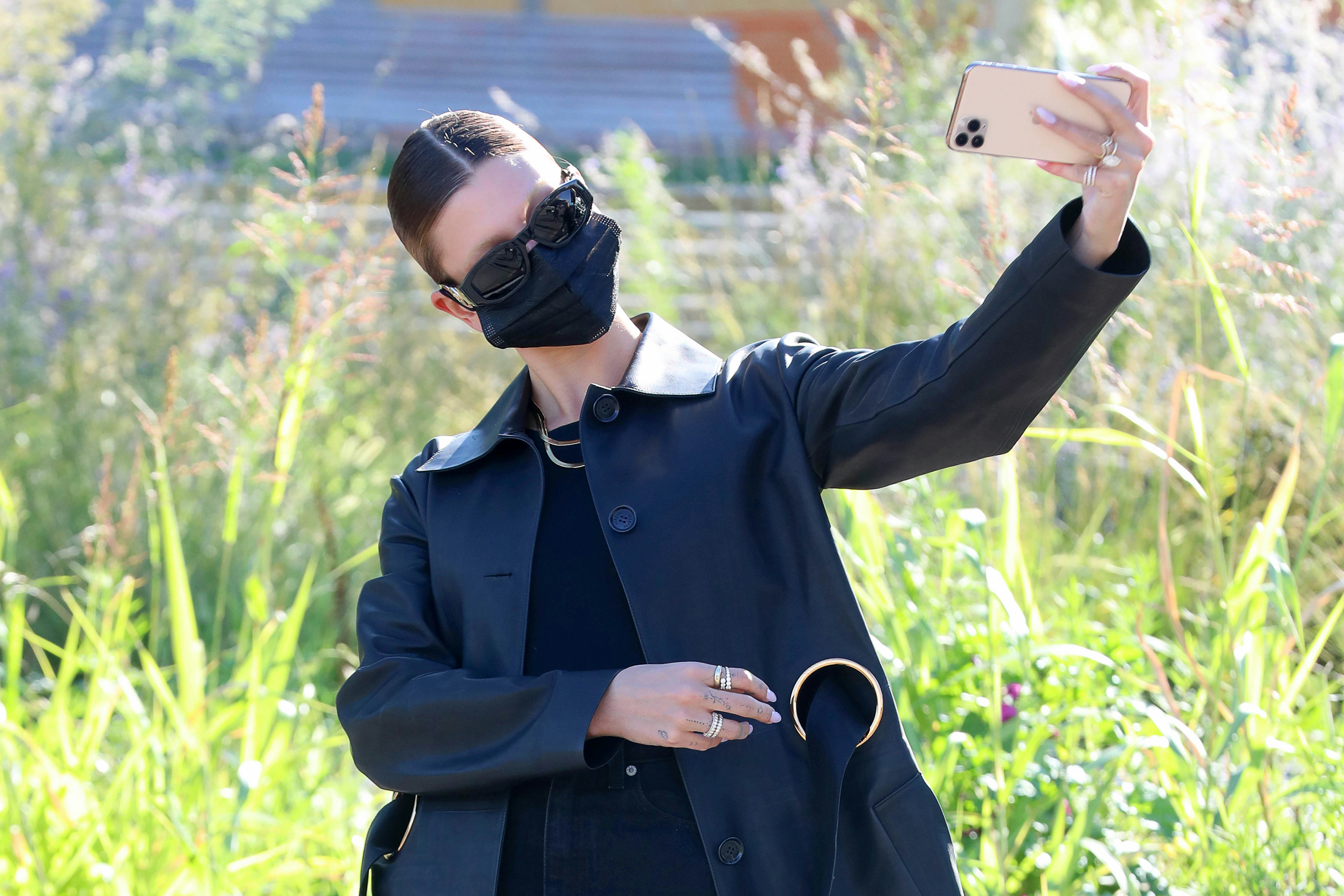 Hailey Bieber Bleached Her Eyebrows