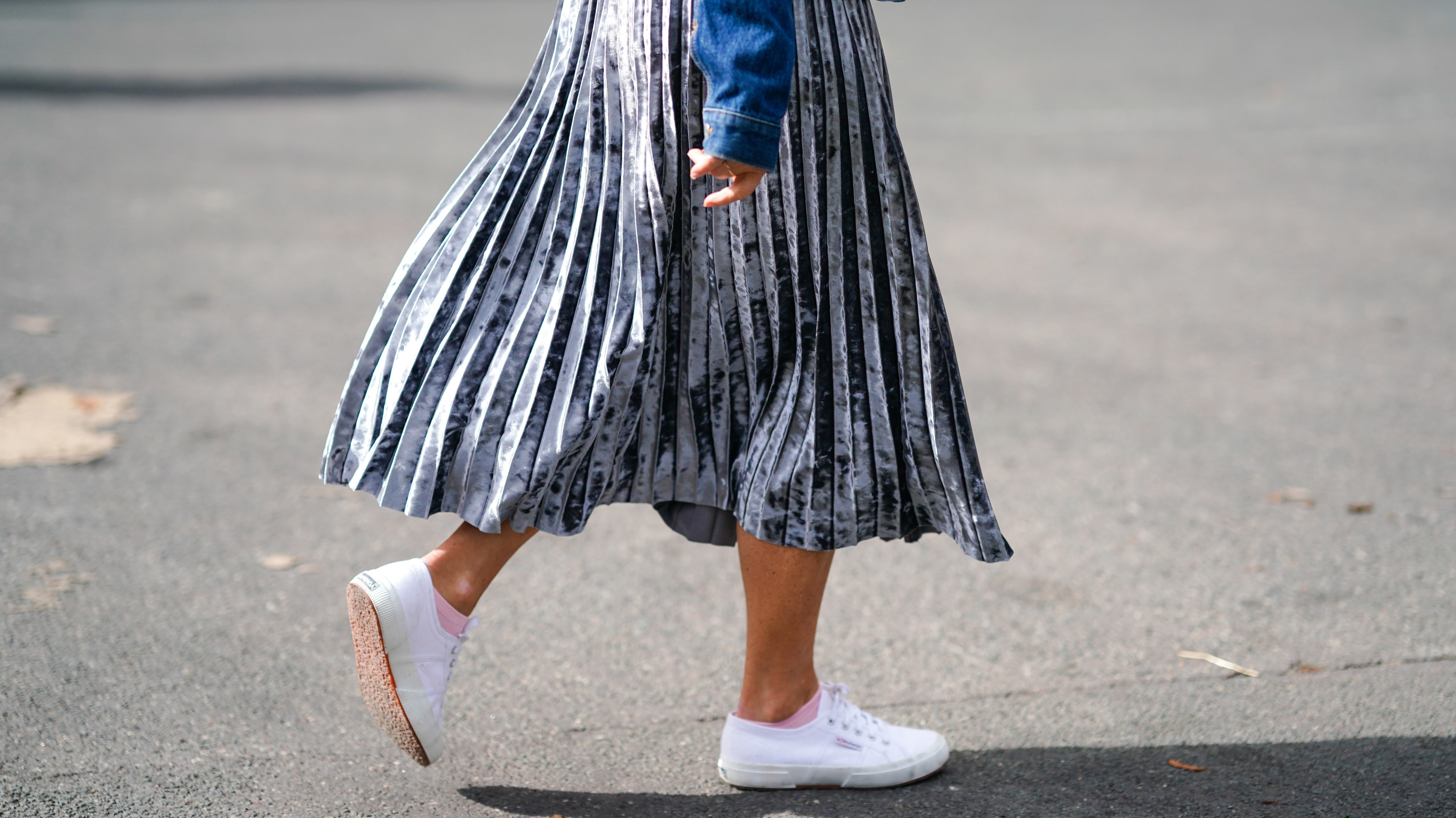 dress shoes that feel like sneakers womens