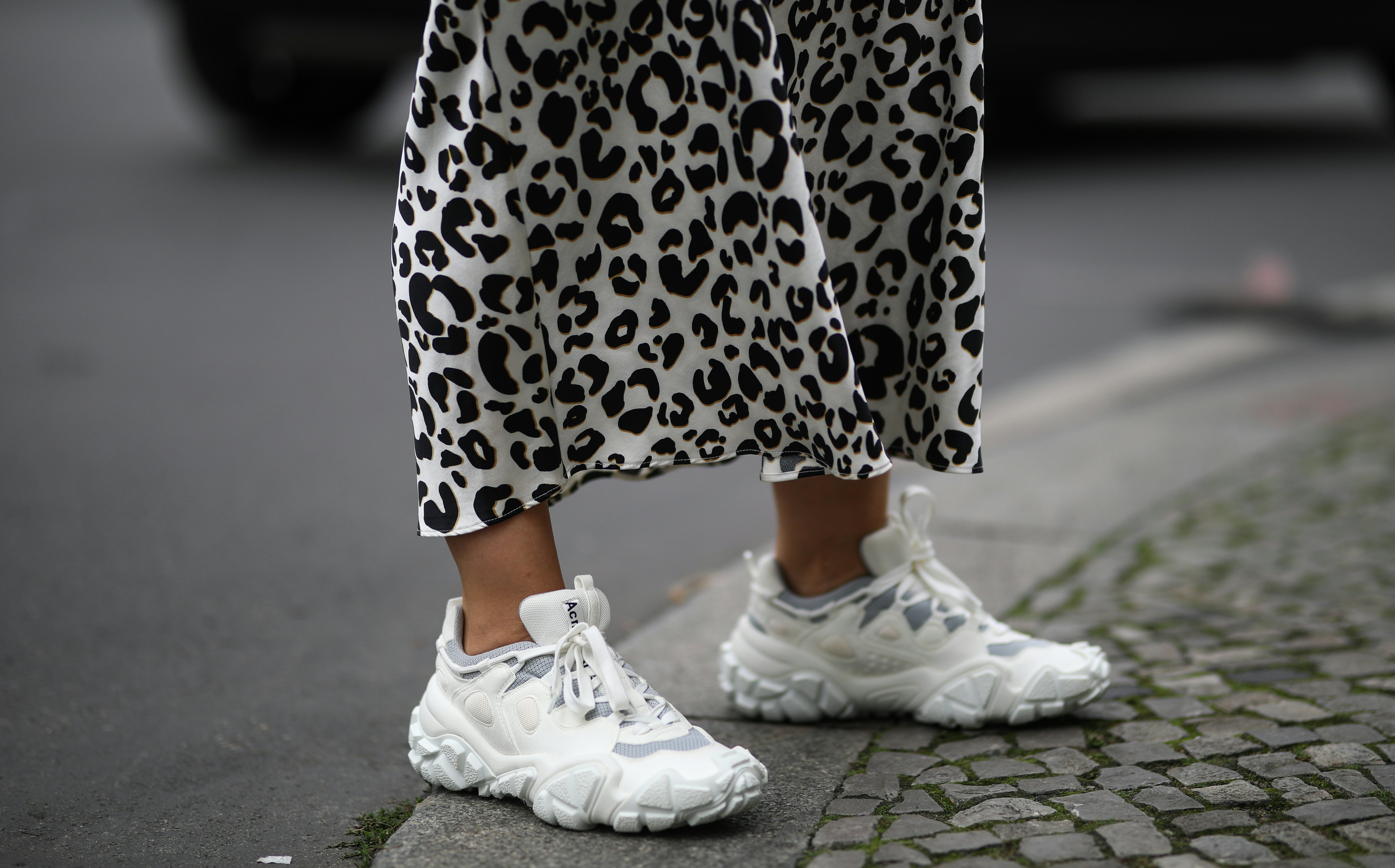 10 White Sneakers That Stay White \u0026 Are 