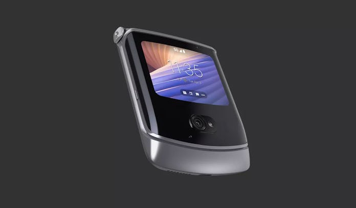 A photo of the Motorola Razr closed.