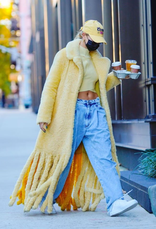 wallpapers 90S Fashion Girls Wearing Baggy Clothes the baggy jean is the next 90s trend