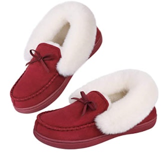 HomeIdeas Faux Fur-Lined Suede Moccasin Slippers