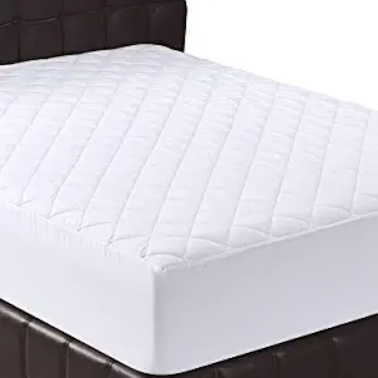 Utopia Bedding Quilted Fitted Mattress Pad