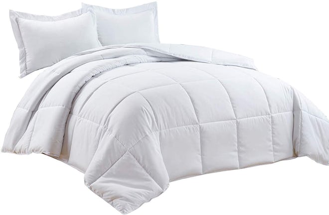 California Bedding All-Season Down Alternative Quilted 