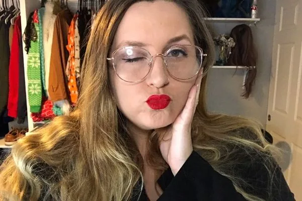 I Tried Alexandria Ocasio-Cortez's Signature Red Lip & I Totally Get ...