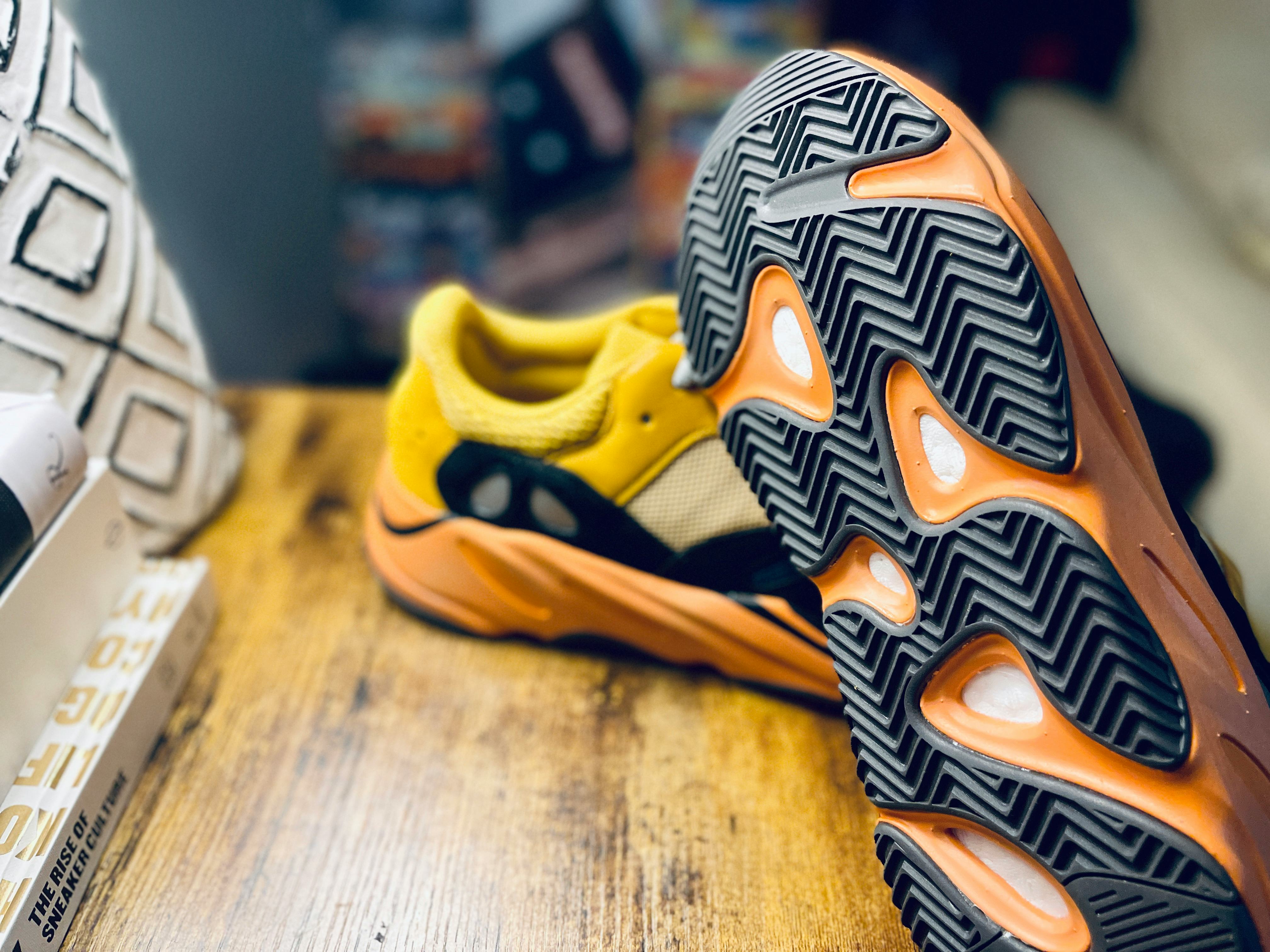 yeezy 700 sun footlocker