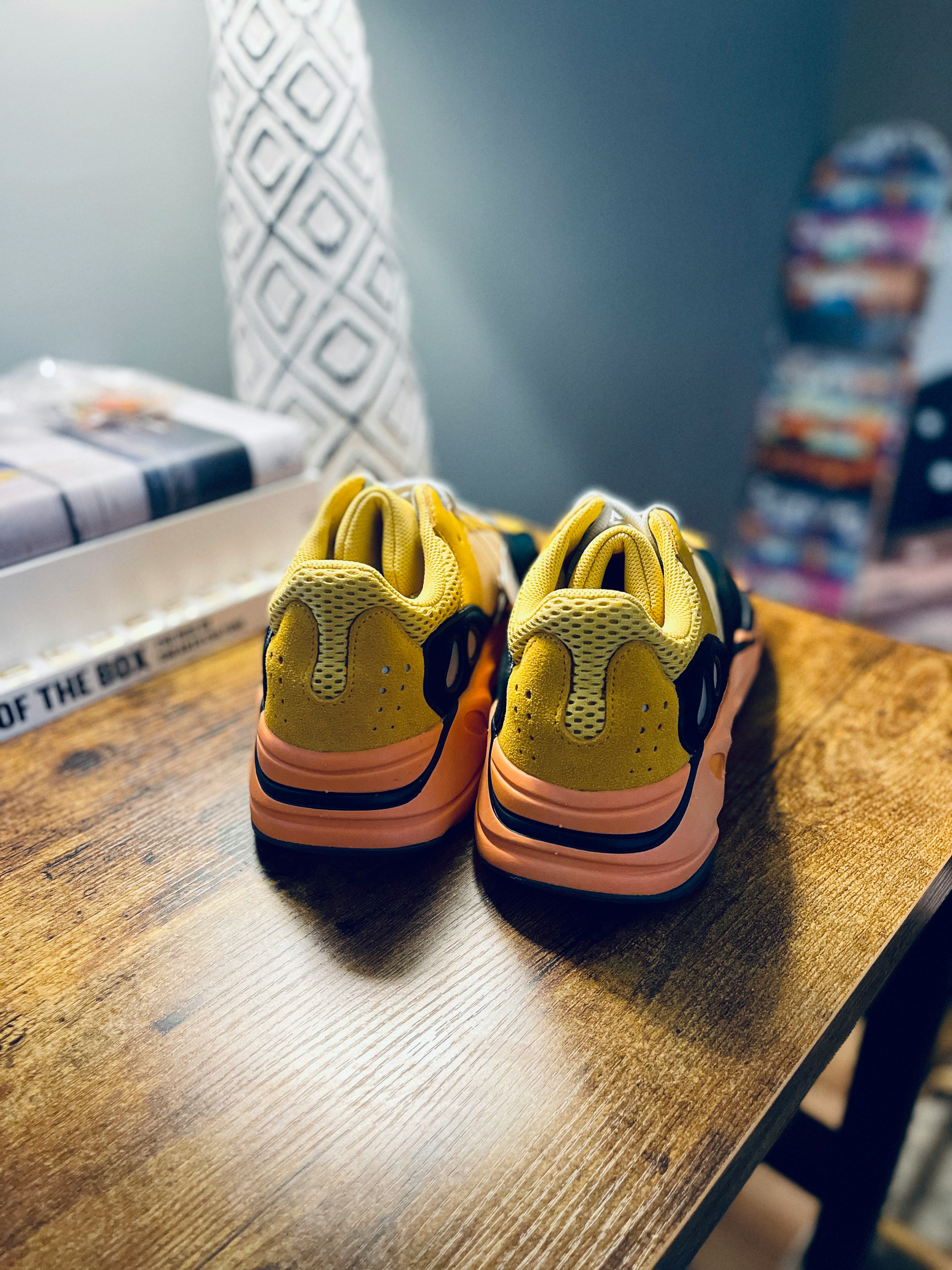 yeezy 700 sun footlocker