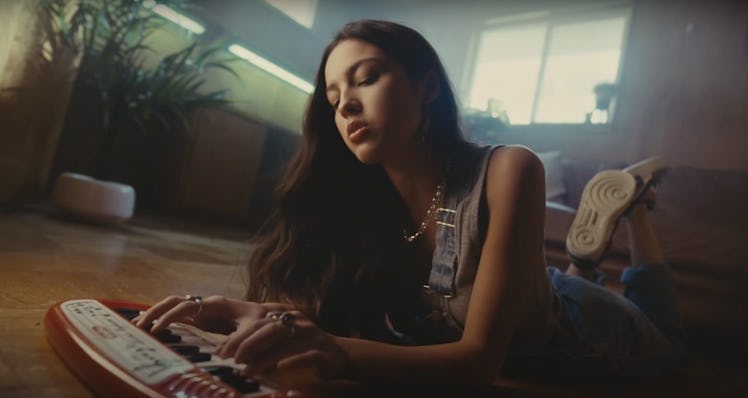 Olivia Rodrigo plays a small keyboard in the music video for "Driver's License."