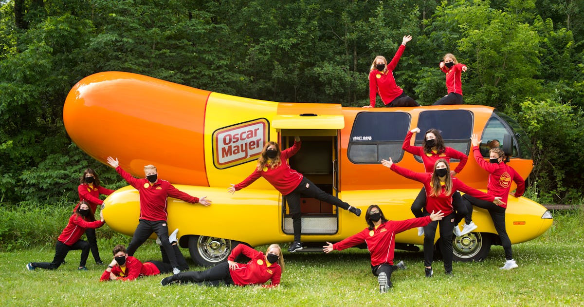 How To Apply To Be A 2021 Oscar Mayer Wienermobile Driver To Live The Hot Dog Life Wienermobile Tour Schedule 2022