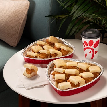 Chick-fil-A's heart-shaped nugget tray is back for Valentine's Day 2021. 