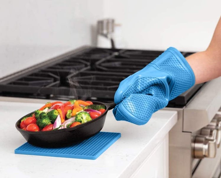 Gorilla Grip Silicone Oven Mitts and Pot Holders (Set of 4)