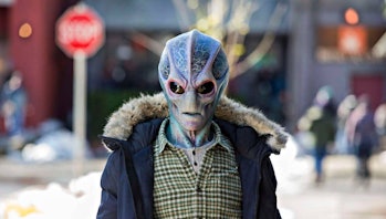 Alan Tudyk plays a human-hating alien in Resident Alien.