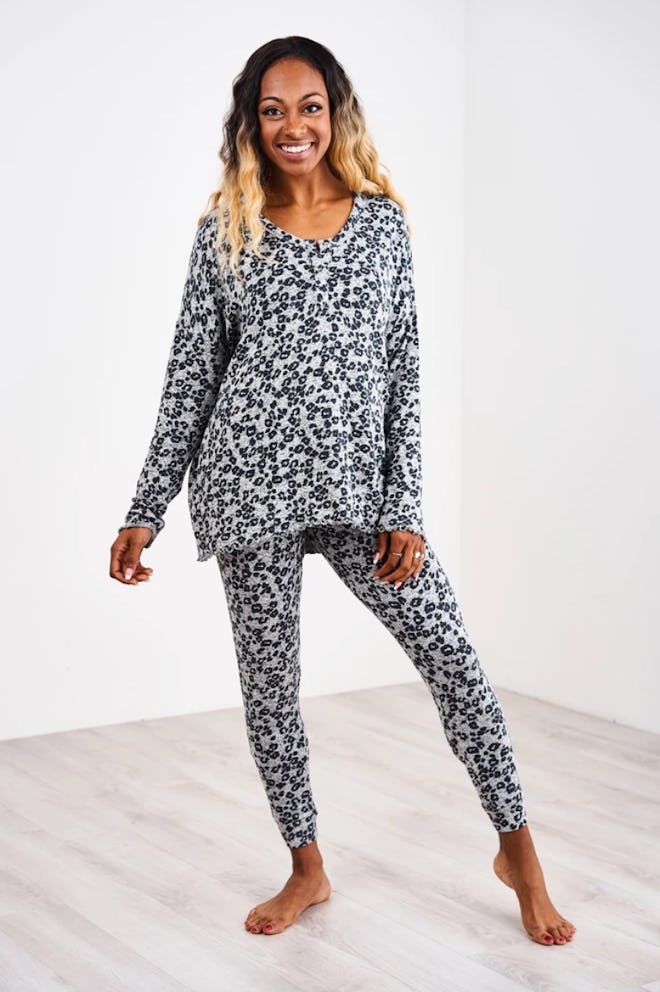 Nest Jogger Set With Henley Top - Snow Leopard