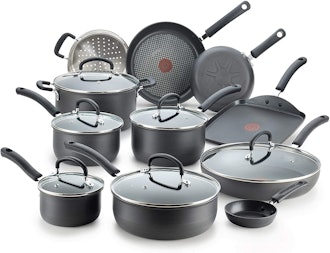 T-fal Ultimate Hard Anodized Cookware (17 Pieces)