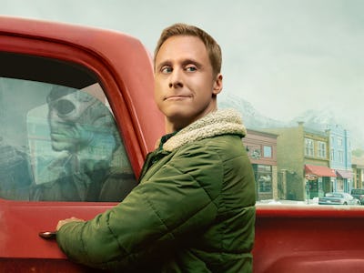 Alan Tudyk as Harry Vanderspeigle in Resident Alien Season 1 entering a red vehicle